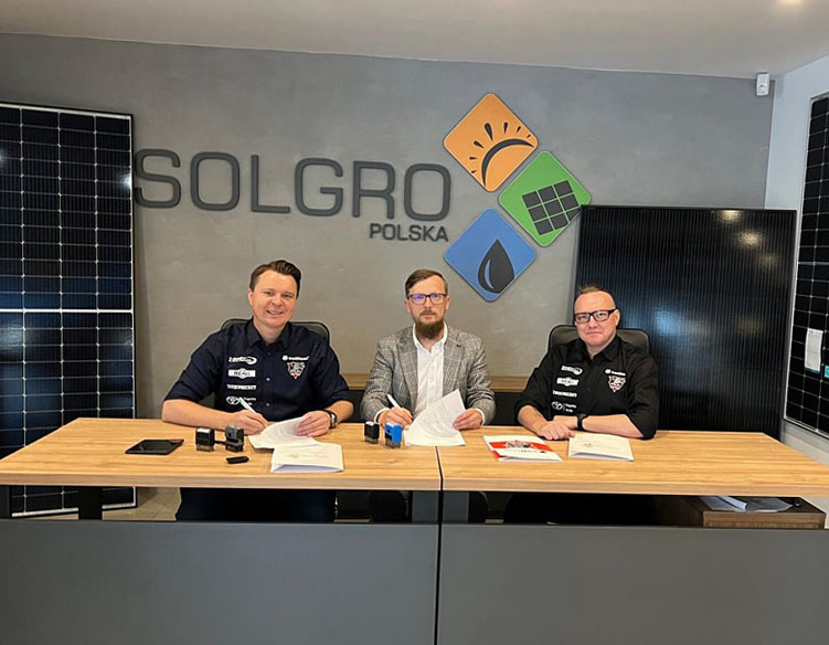 podpisanie umowy o współpracy między Solgro a Wilki Krosno